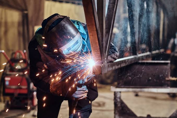 Steel fabrication for construction projects in Abu Dhabi